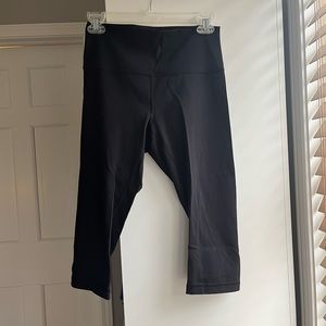 Lululemon cropped black workout pants size 8.